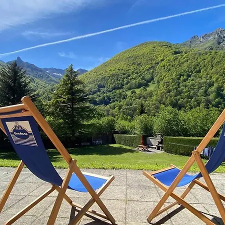 T2 Ensoleille. Terrasse, Jardin Commun, Vue, Parking. Cauterets