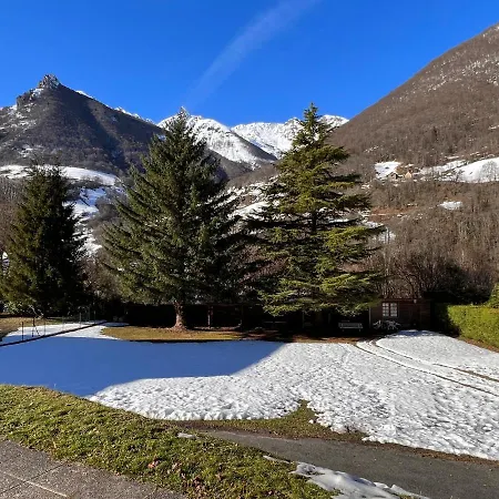 T2 Ensoleille. Terrasse, Jardin Commun, Vue, Parking. Cauterets