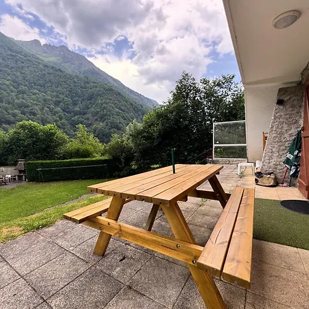 Daire T2 Ensoleille. Terrasse, Jardin Commun, Vue, Parking. *