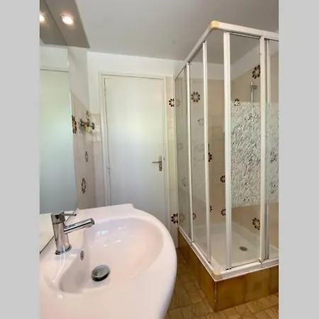 T2 Ensoleille. Terrasse, Jardin Commun, Vue, Parking. アパート *