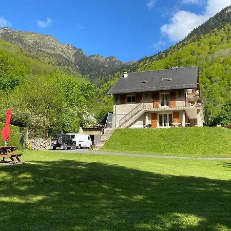 T2 Ensoleille. Terrasse, Jardin Commun, Vue, Parking. アパート