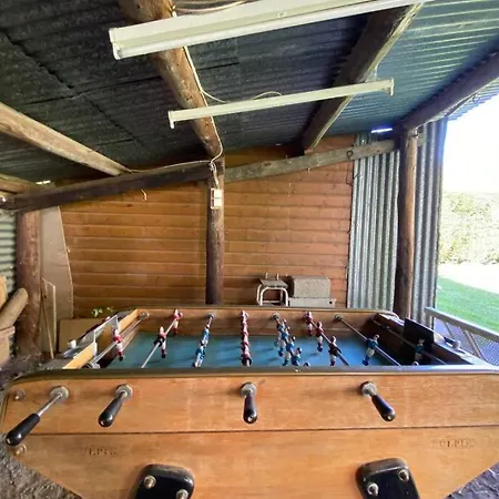 T2 Ensoleille. Terrasse, Jardin Commun, Vue, Parking. *