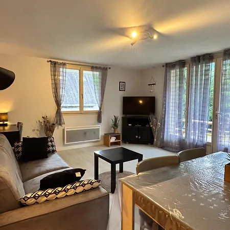 アパート T2 Ensoleille. Terrasse, Jardin Commun, Vue, Parking.