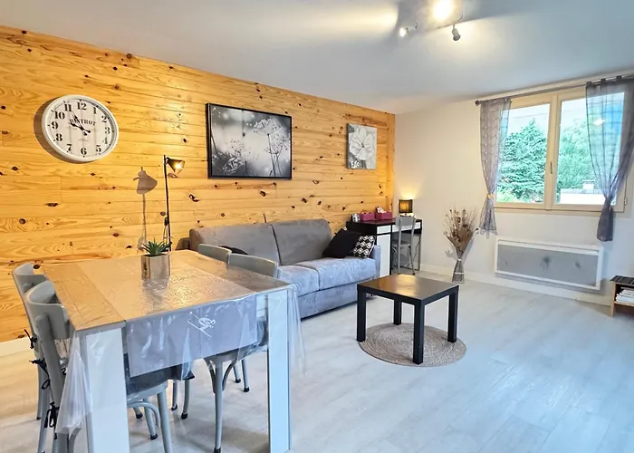 T2 Ensoleille. Terrasse, Jardin Commun, Vue, Parking. شقة