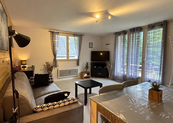 شقة T2 Ensoleille. Terrasse, Jardin Commun, Vue, Parking.