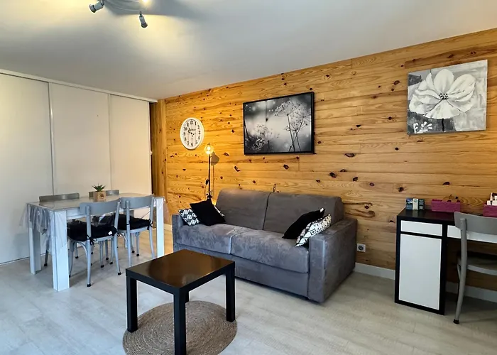 T2 Ensoleille. Terrasse, Jardin Commun, Vue, Parking. شقة *